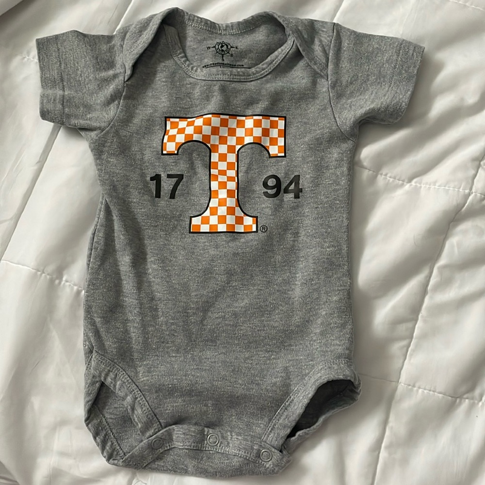 University of Tennessee Vols onesies. New w/o tags.